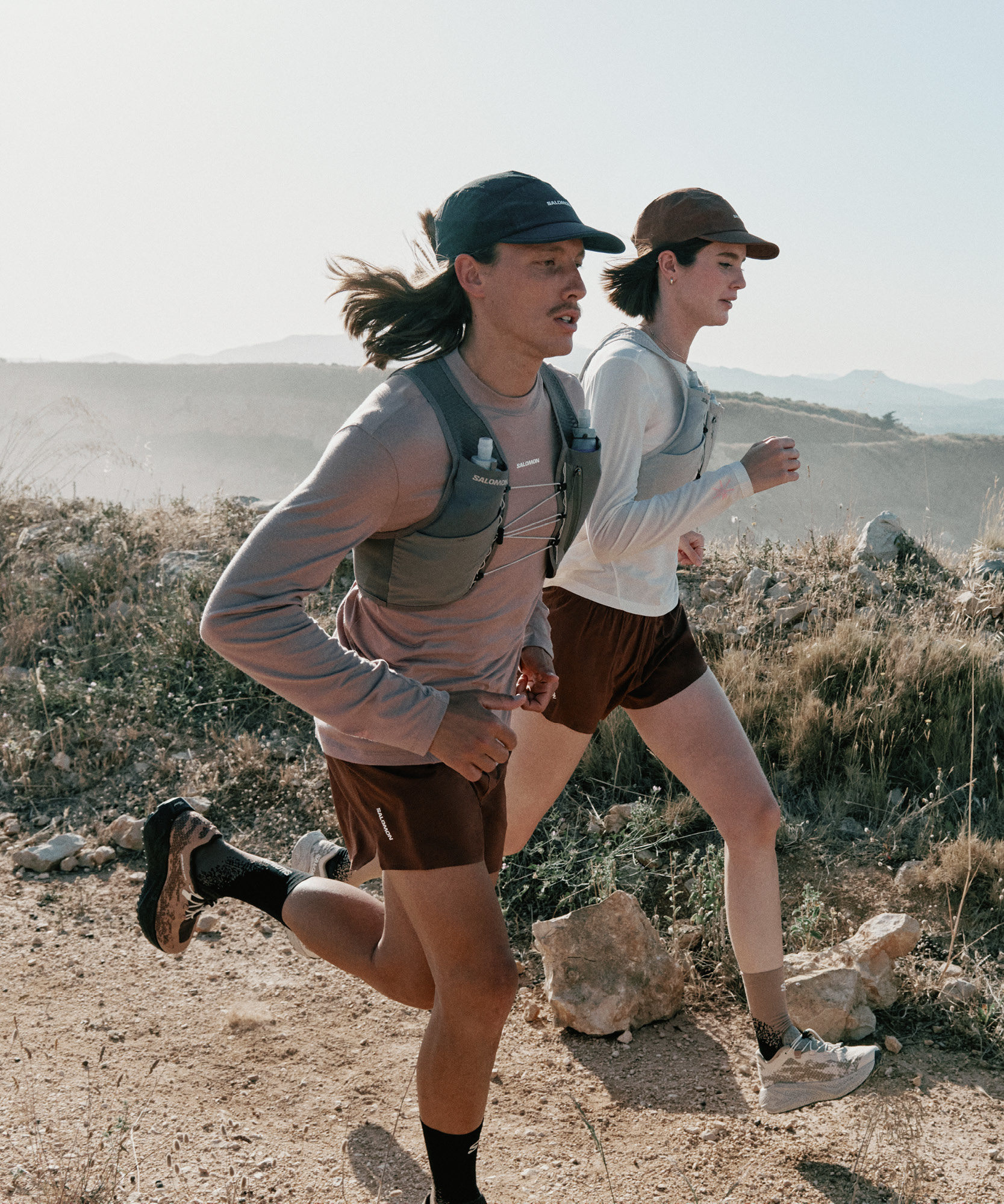GRAVEL SKIN 4 Unisex Running Vest with flasks included | Salomon