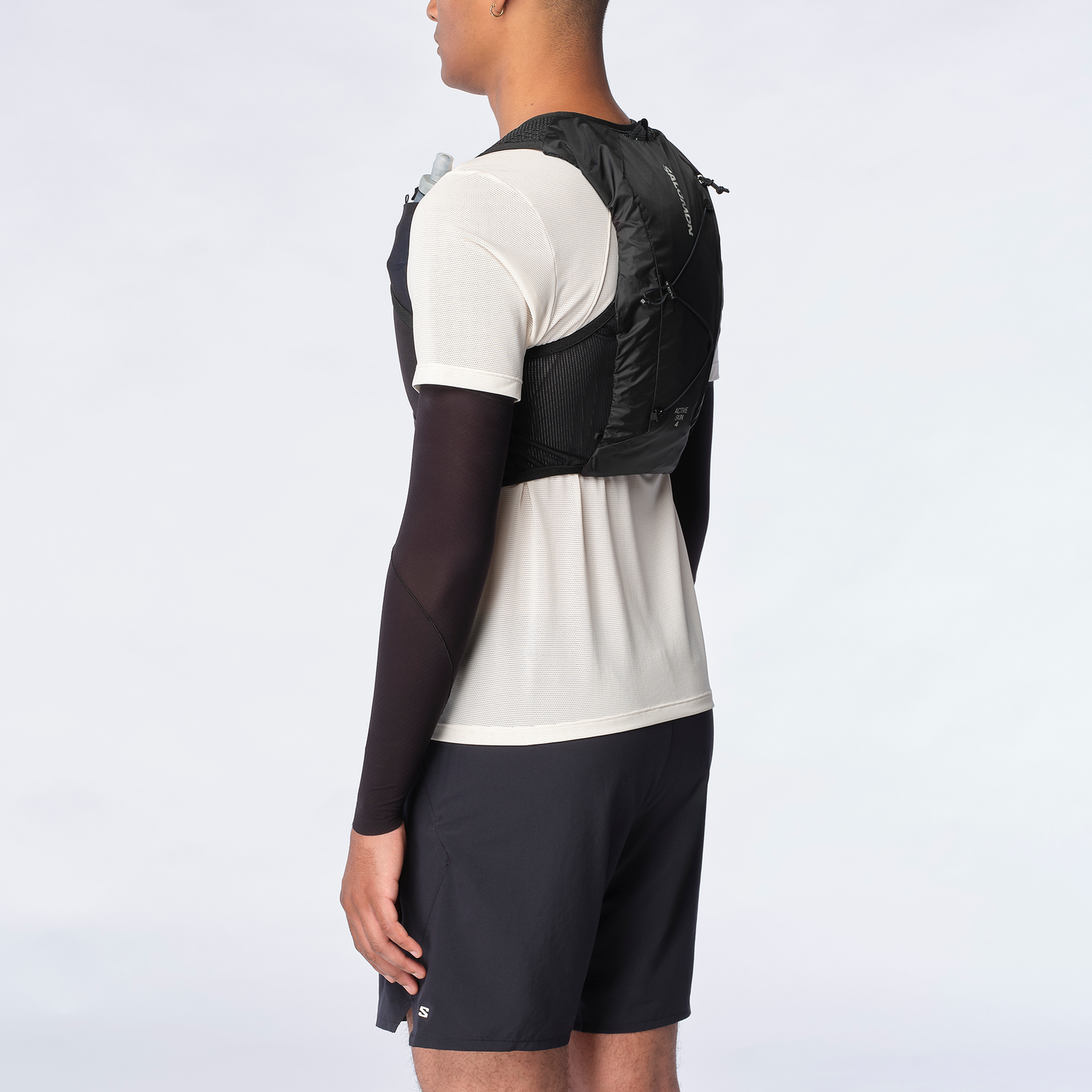 Женский беговой рюкзак Salomon Active Skin 4, цвет: Чёрный / Металлический — фото 2