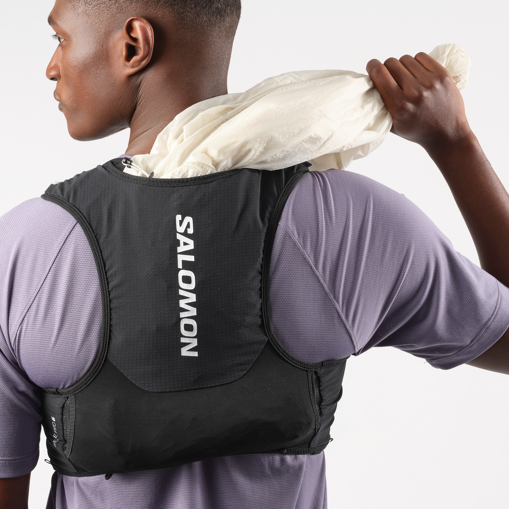 SENSE PRO 6 Unisex Running Bag with flasks included | Salomon