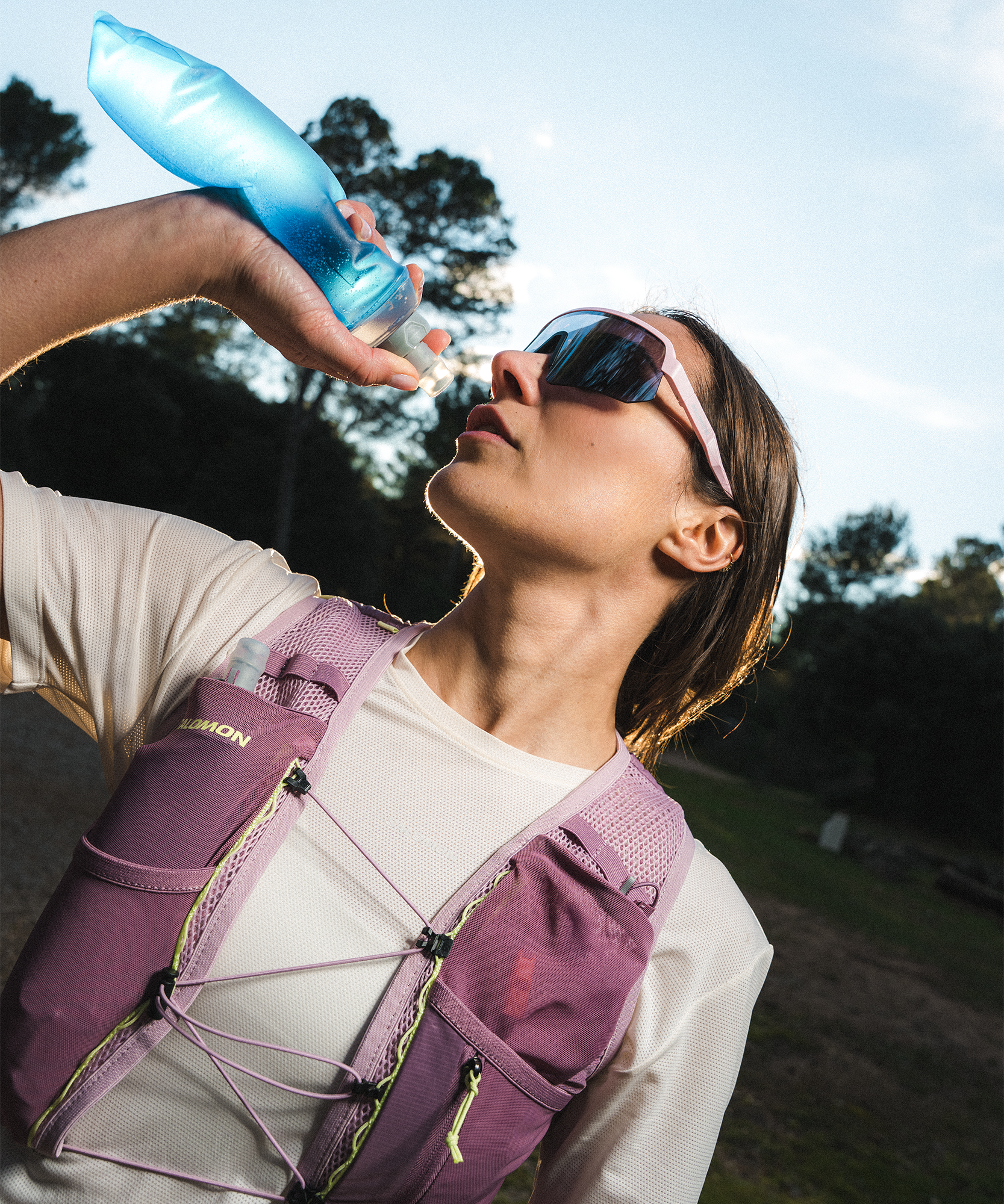 ACTIVE SKIN 4 Women's Running Vest with flasks included | Salomon