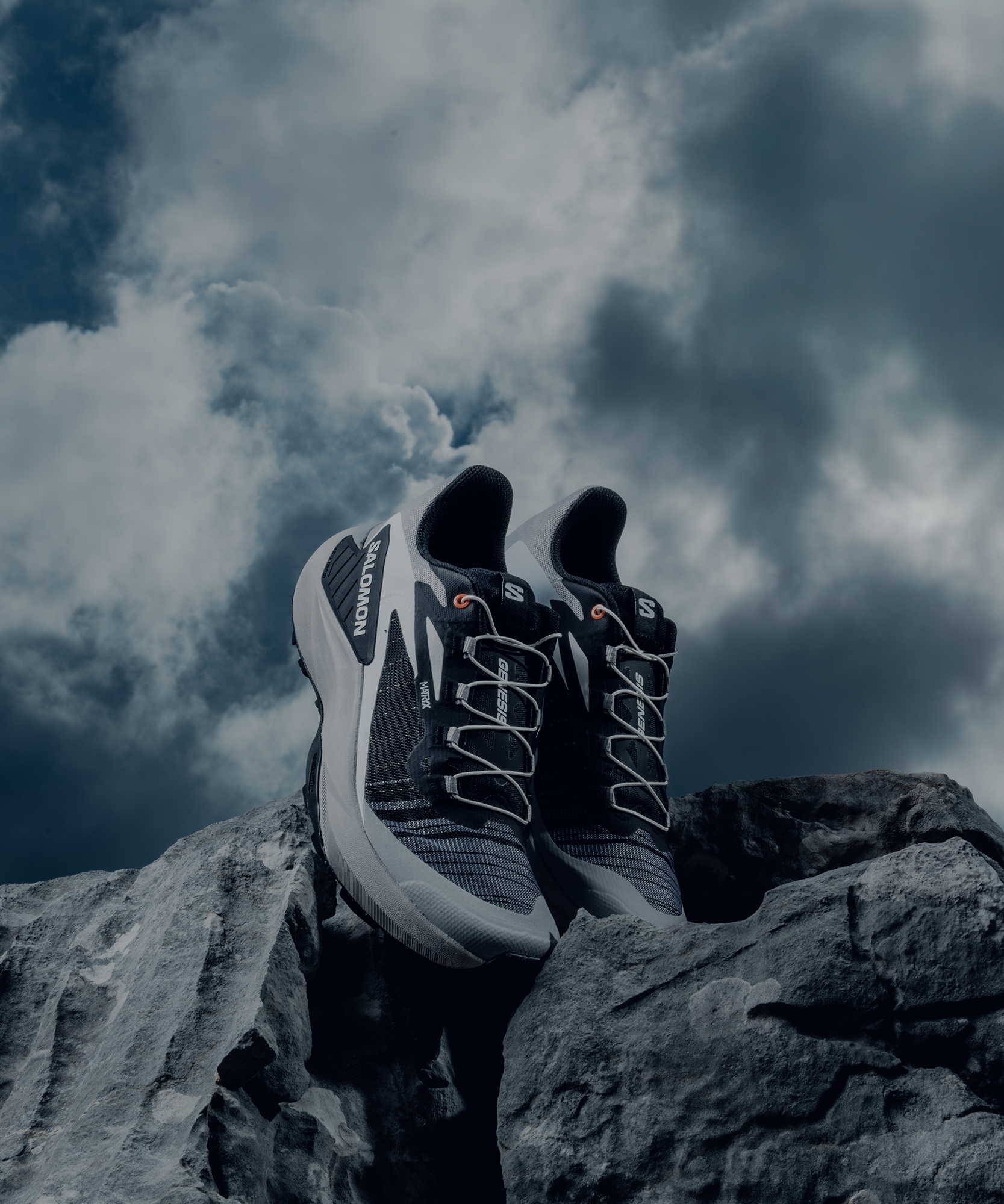GENESIS Black | Salomon