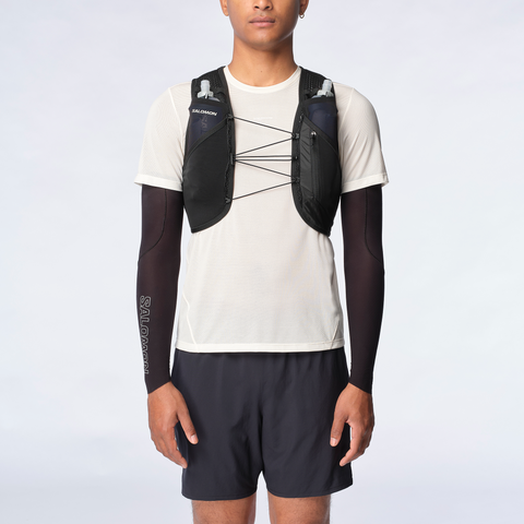 Женский беговой рюкзак Salomon Active Skin 4, цвет: Чёрный / Металлический