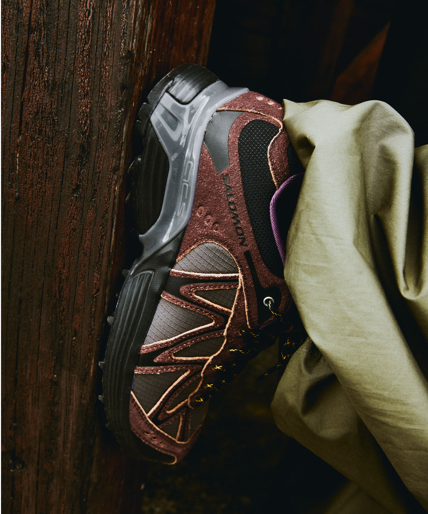 Salomon XT-Whisper Black/Bitter Chocolate/Concord Grape