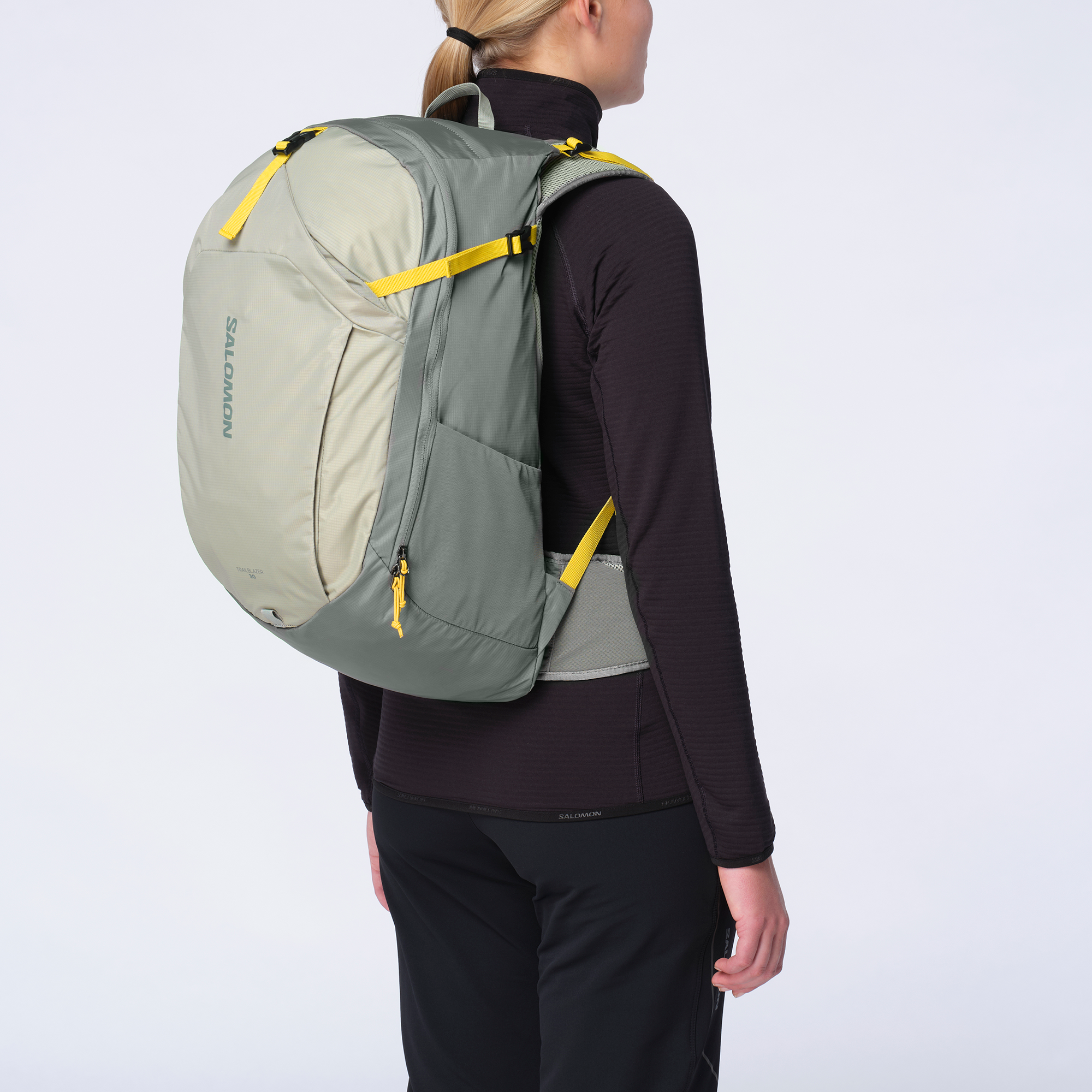 TRAILBLAZER 30 Unisex Hiking Bag | Salomon