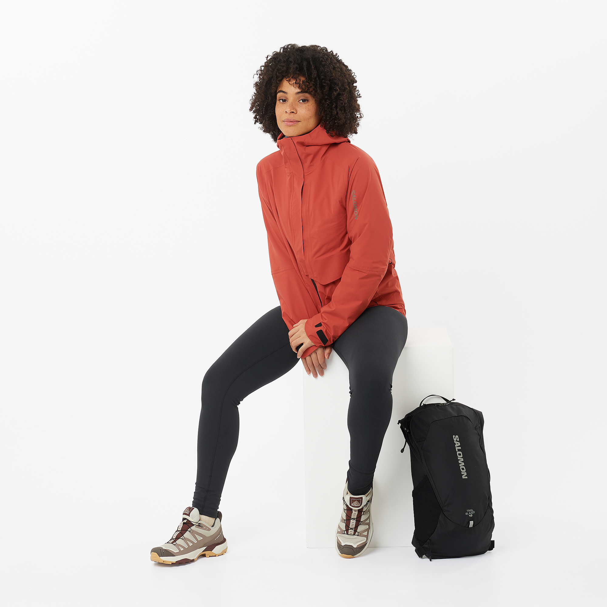 TRAILBLAZER 10 Unisex Hiking Bag | Salomon