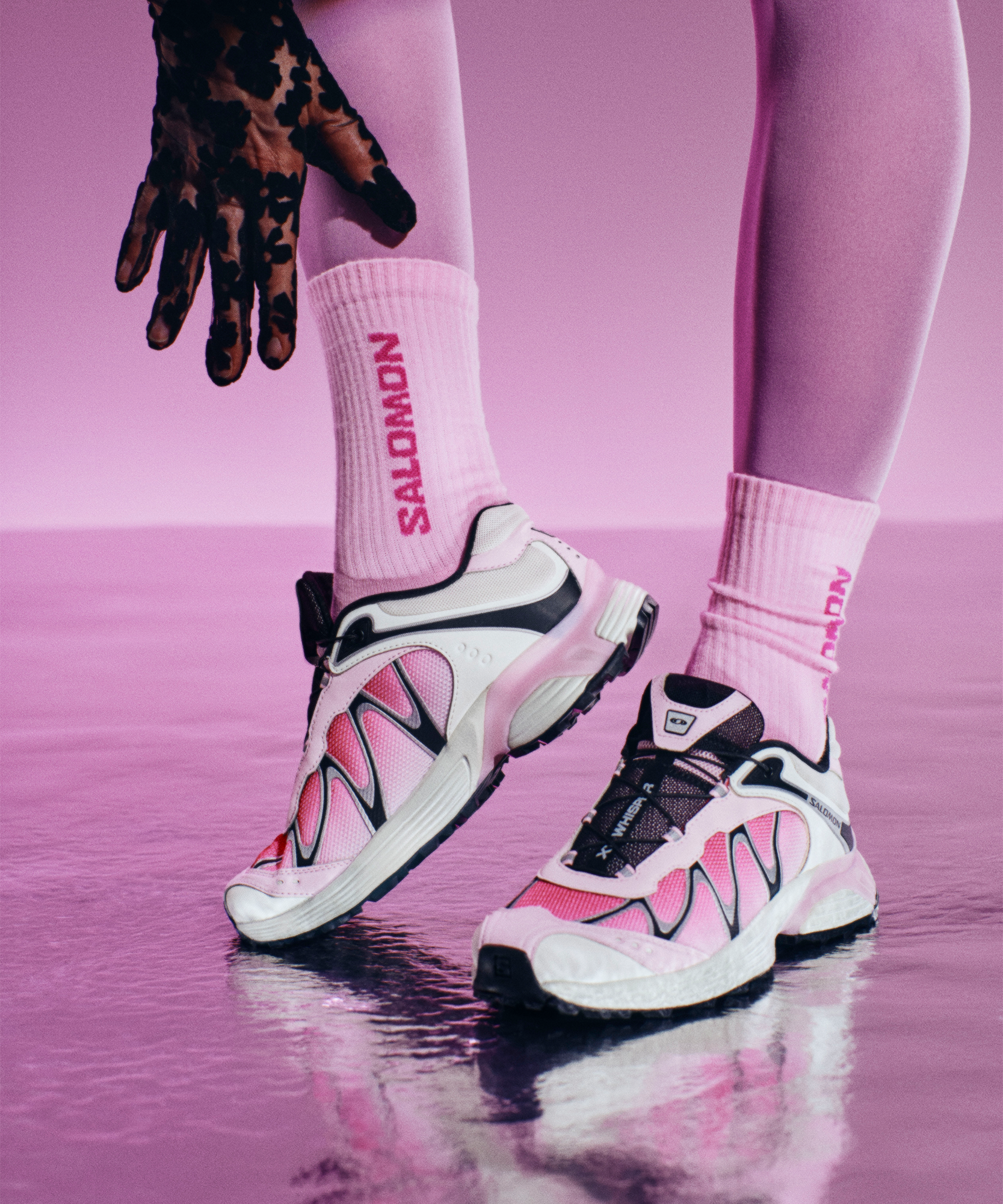 完売　SALOMON SALOMON XT-WHISPER ピンクスニーカー 完売 SALOMON SALOMON XT-WHISPER ピンクスニーカー Salomon XT