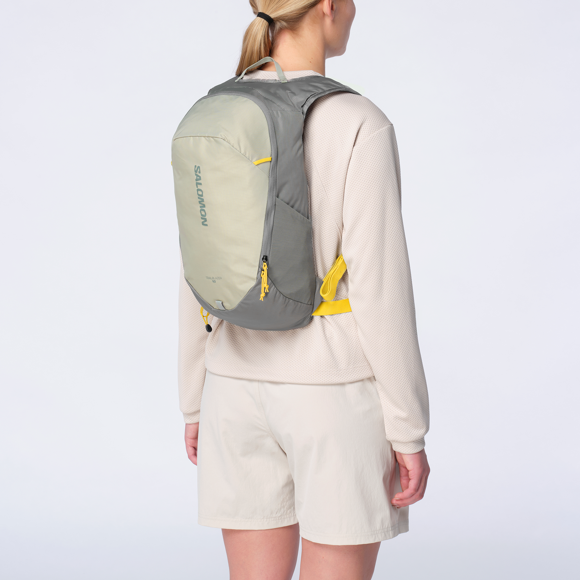 TRAILBLAZER 10 Unisex Hiking Bag | Salomon