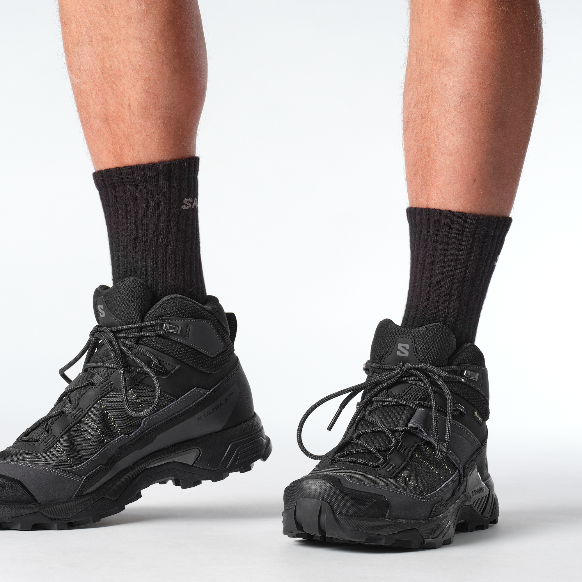 X ULTRA 5 MID WIDE GORE-TEX Black | Salomon