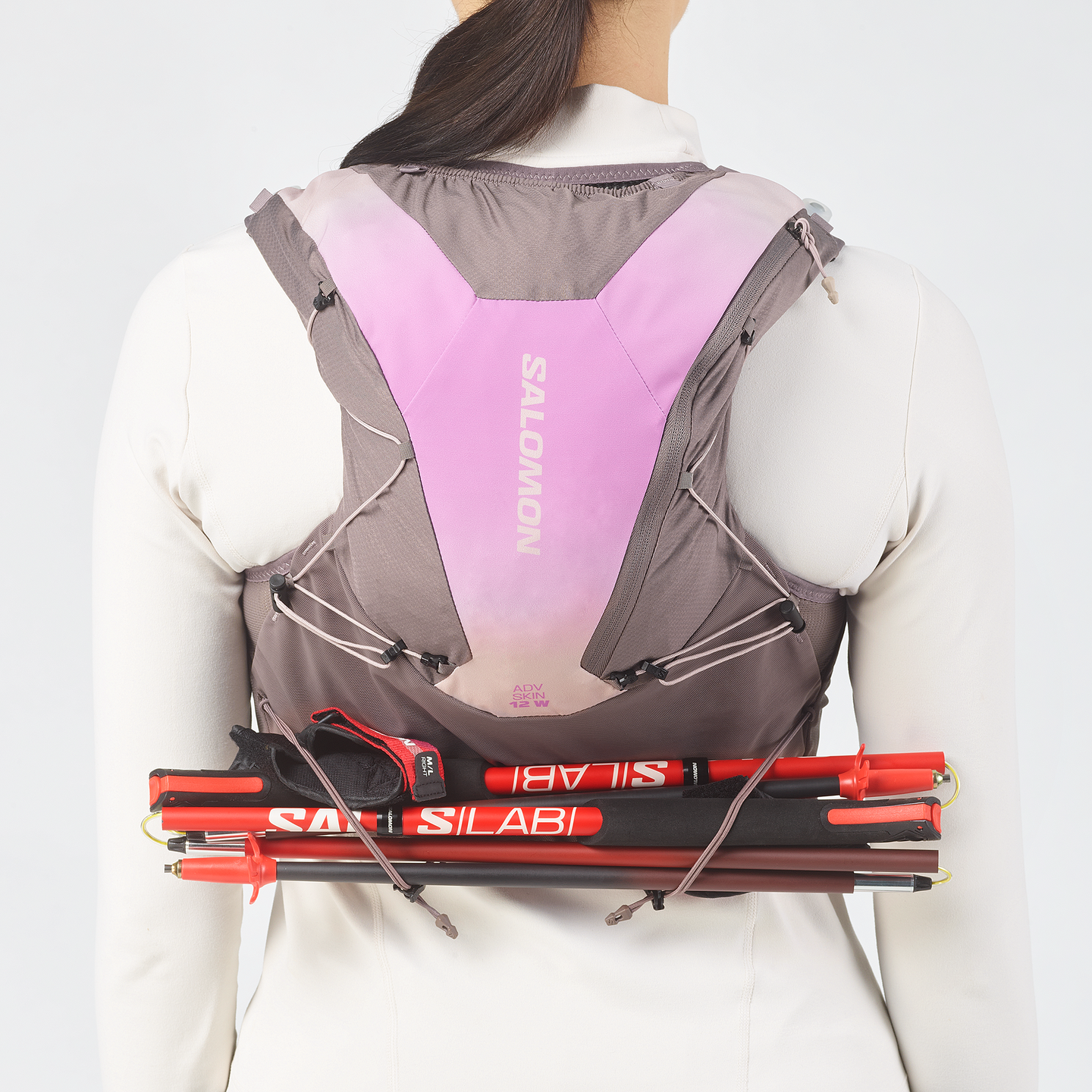 Женская сумка Salomon Adv Skin 12 Gradient, цвет: Железный / Теневой серый — фото 4
