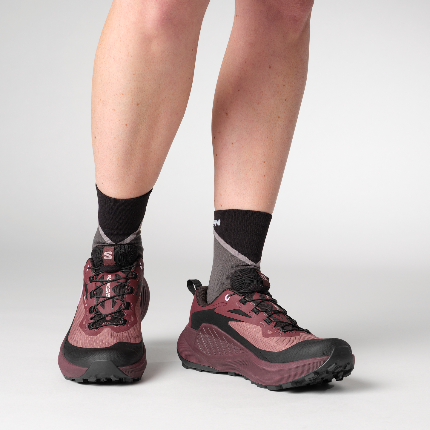 Женские кроссовки Salomon Genesis GORE-TEX, цвет: Розовый серо-коричневый / Чёрный — фото 4
